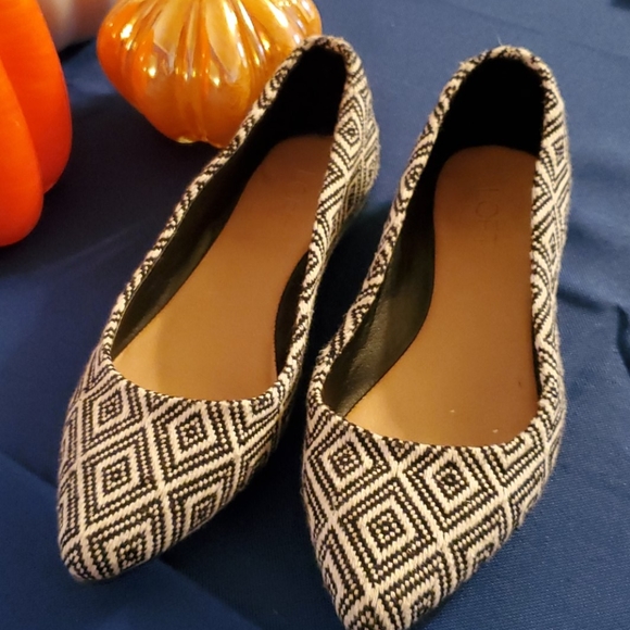 Loft, black and white woven fabric flat shoes - Picture 1 of 5